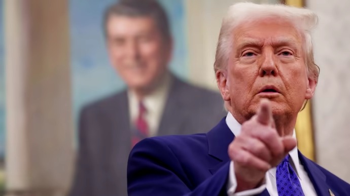 Трамп Зеленскийді "диктатор" деп атады