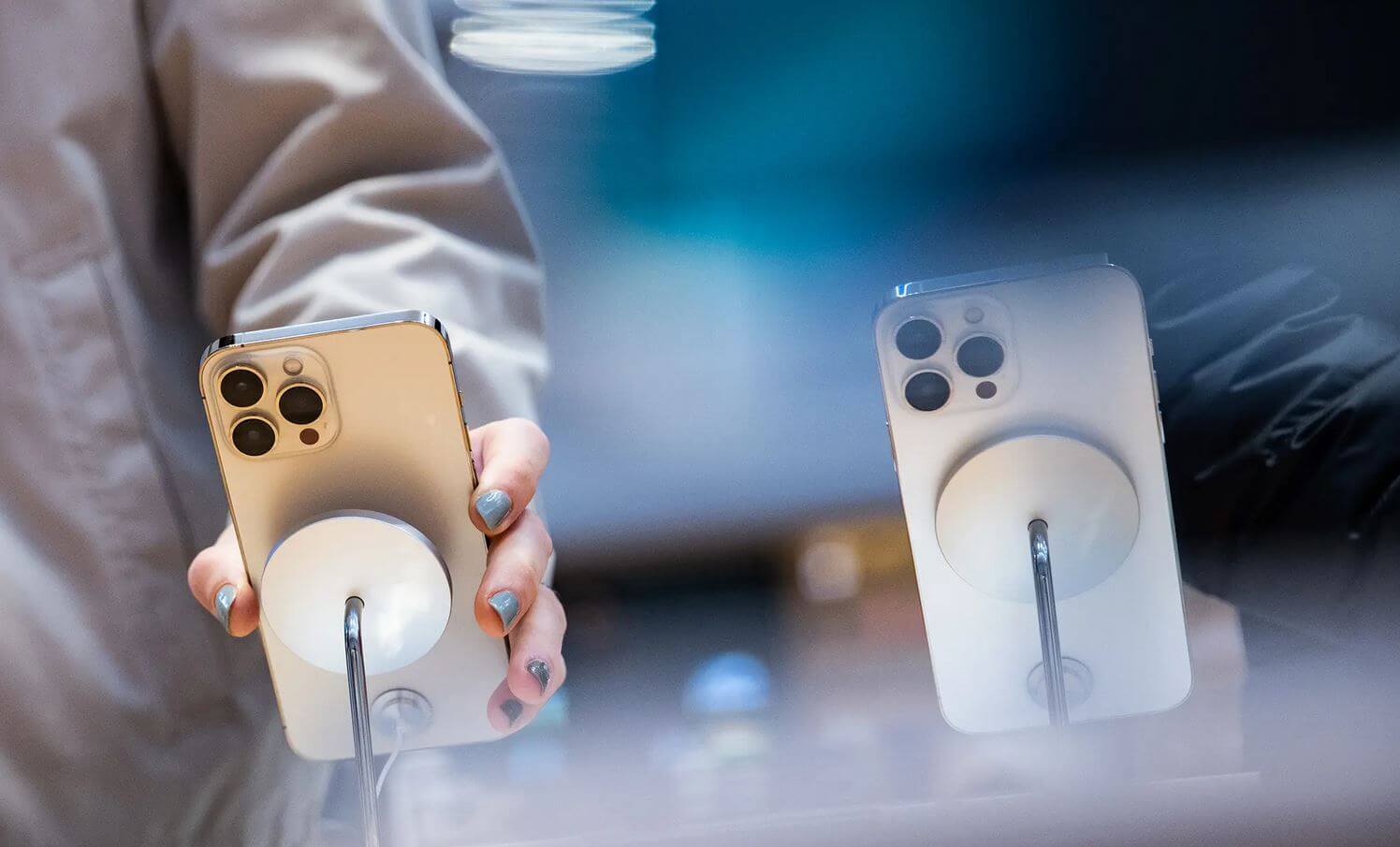 Продажи iPhone в Китае резко рухнули