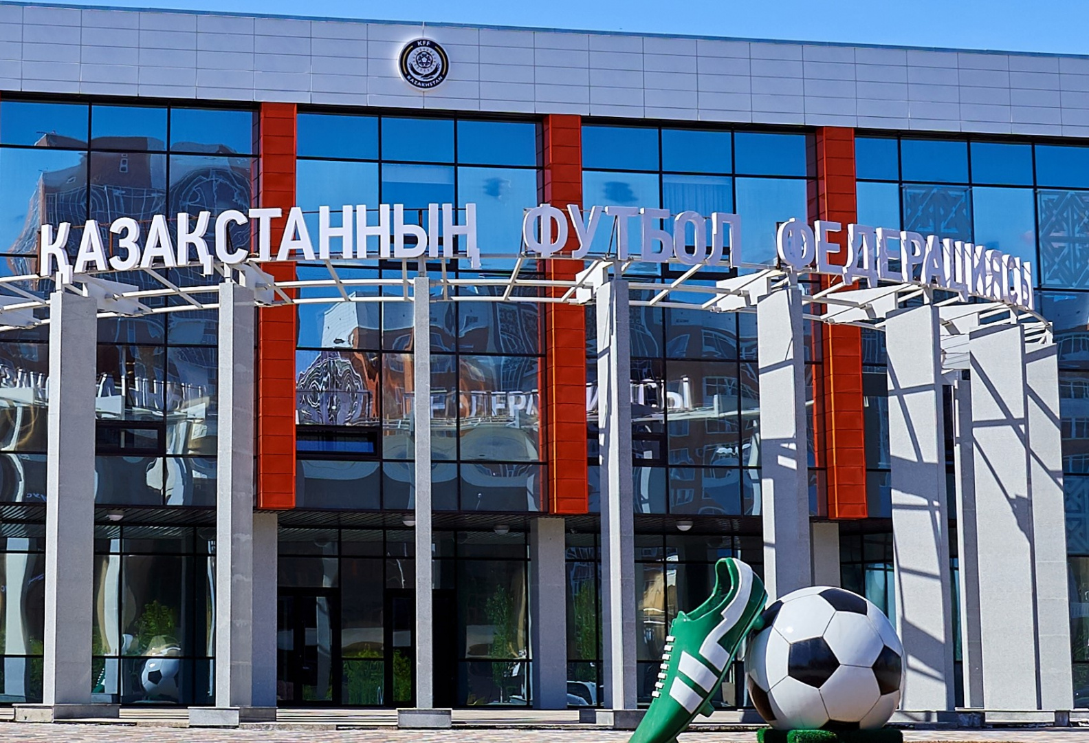Прокуратура Қазақстан футбол федерациясында миллиардтаған қаржы жымқырылғанын әшкереледі