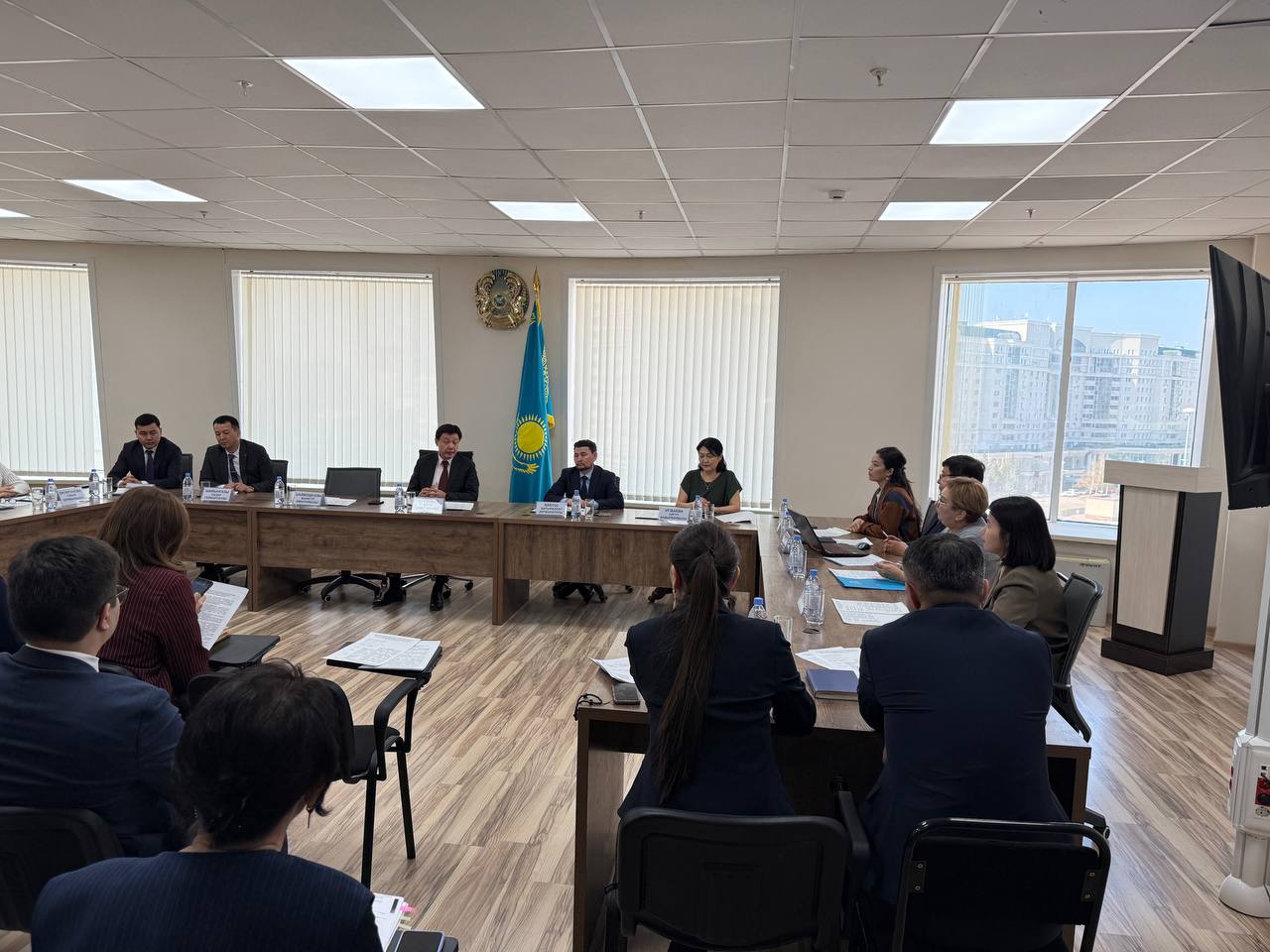 В Институте парламентаризма обсудили качество подготовки законопроектов на государственном языке