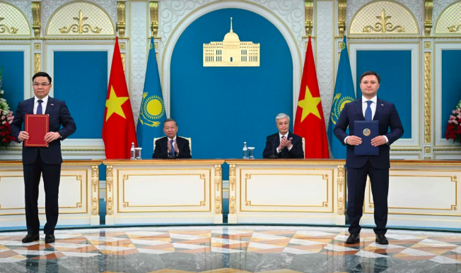 Казахстан и Вьетнам подписали соглашения о побратимстве, цифровизации и геологоразведке