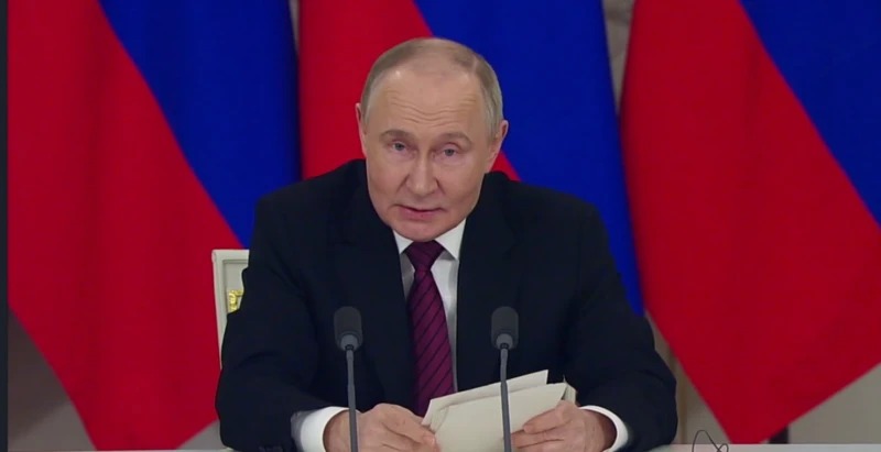 Путин Украинаға тікелей келіссөздерді қайта бастауға ұсыныс жасады: Зеленский жауап берді