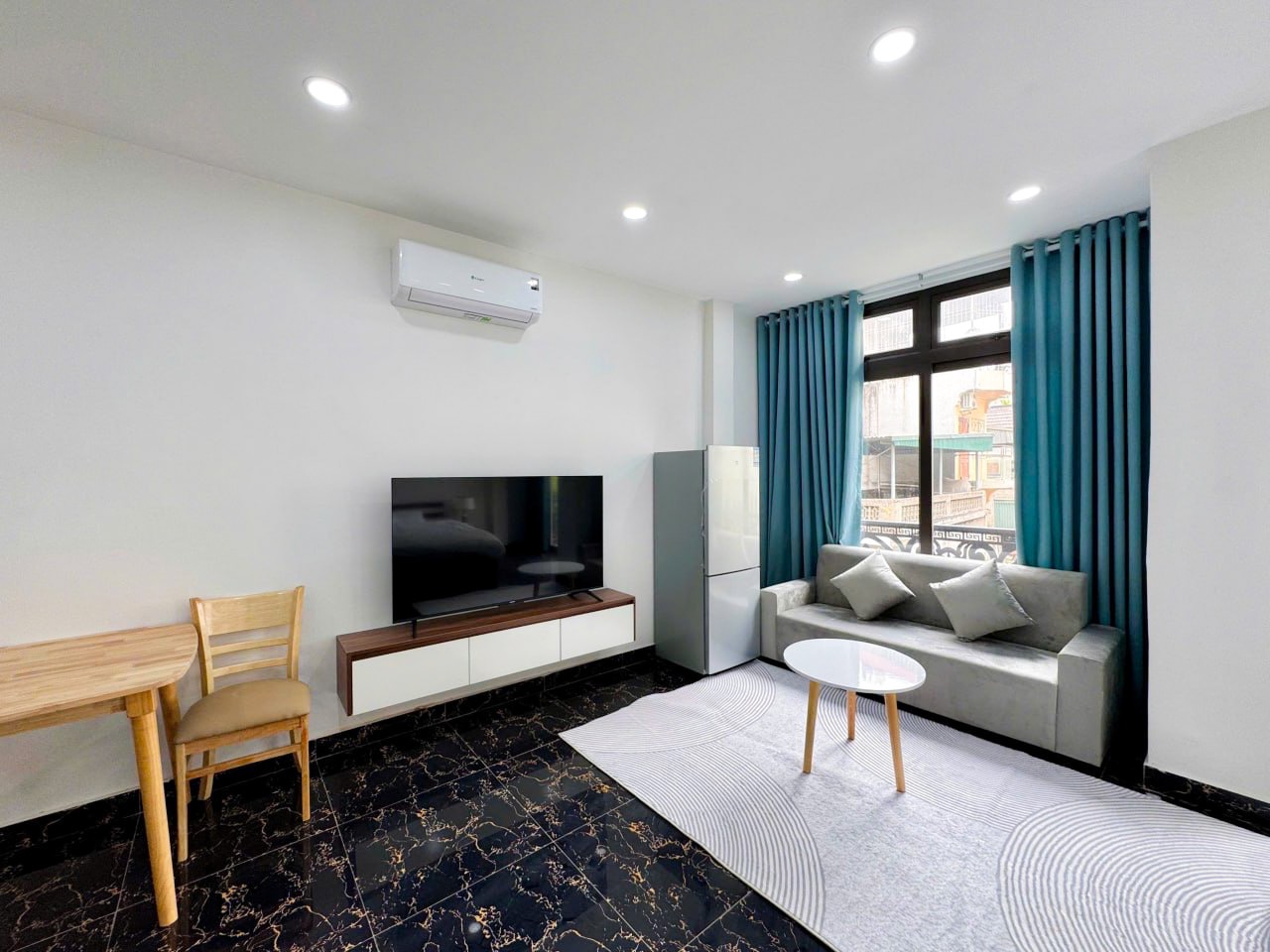 Mặt phố Yên Phụ Nhỏ, Tây Hồ