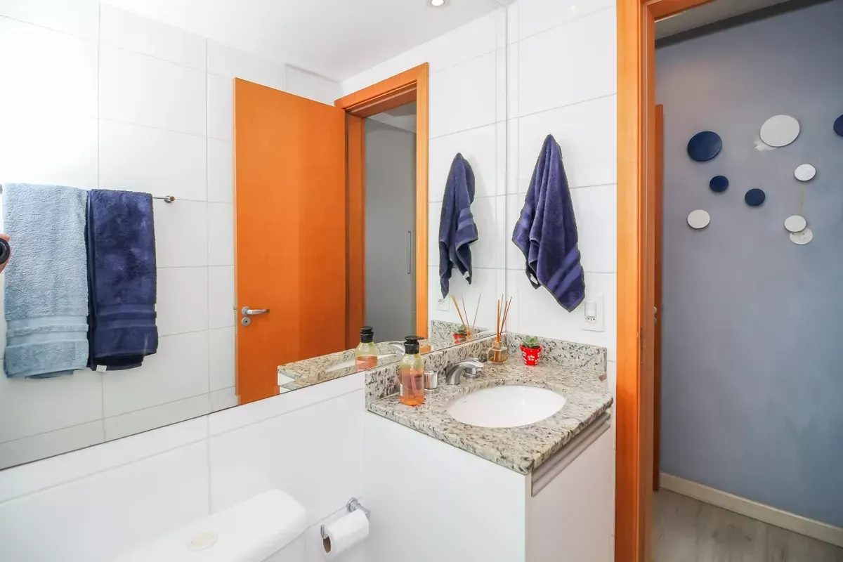 Apartamento à venda em Vila Ipojuca · 3 dormitórios, 1 suíte, 2 vagas, 90 m²