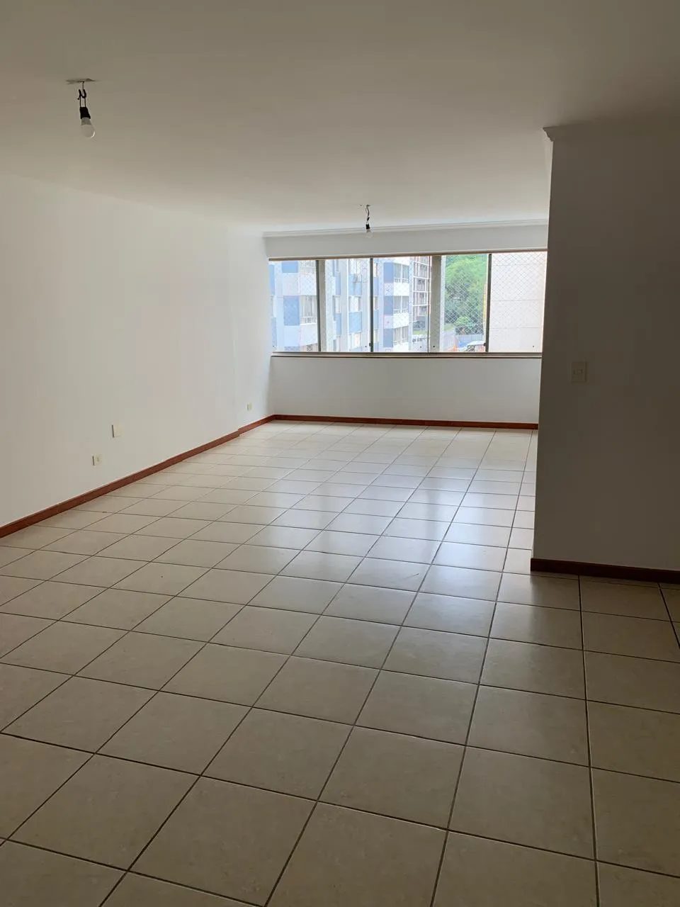 Apartamento à venda em Cerqueira César · 3 dormitórios, 1 suíte, 2 vagas, 156 m²