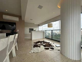 Apartamento à venda em Perdizes · 3 dormitórios, 3 suítes, 2 vagas, 136 m²