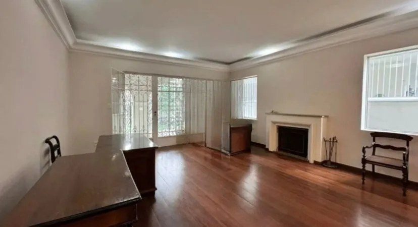 Casa à venda em Jardim Paulista · 4 dormitórios, 3 suítes, 5 vagas, 400 m²