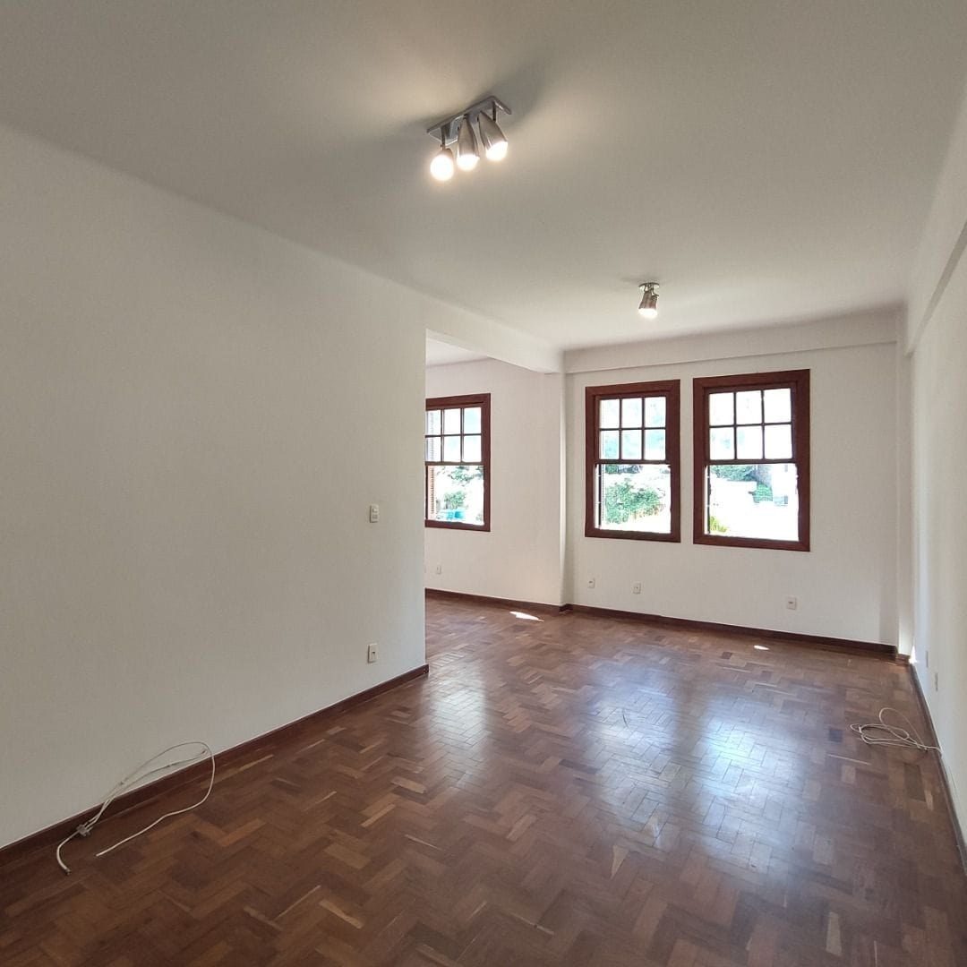Apartamento à venda em Santa Cecília · 1 dormitório, 68 m² · Traipu
