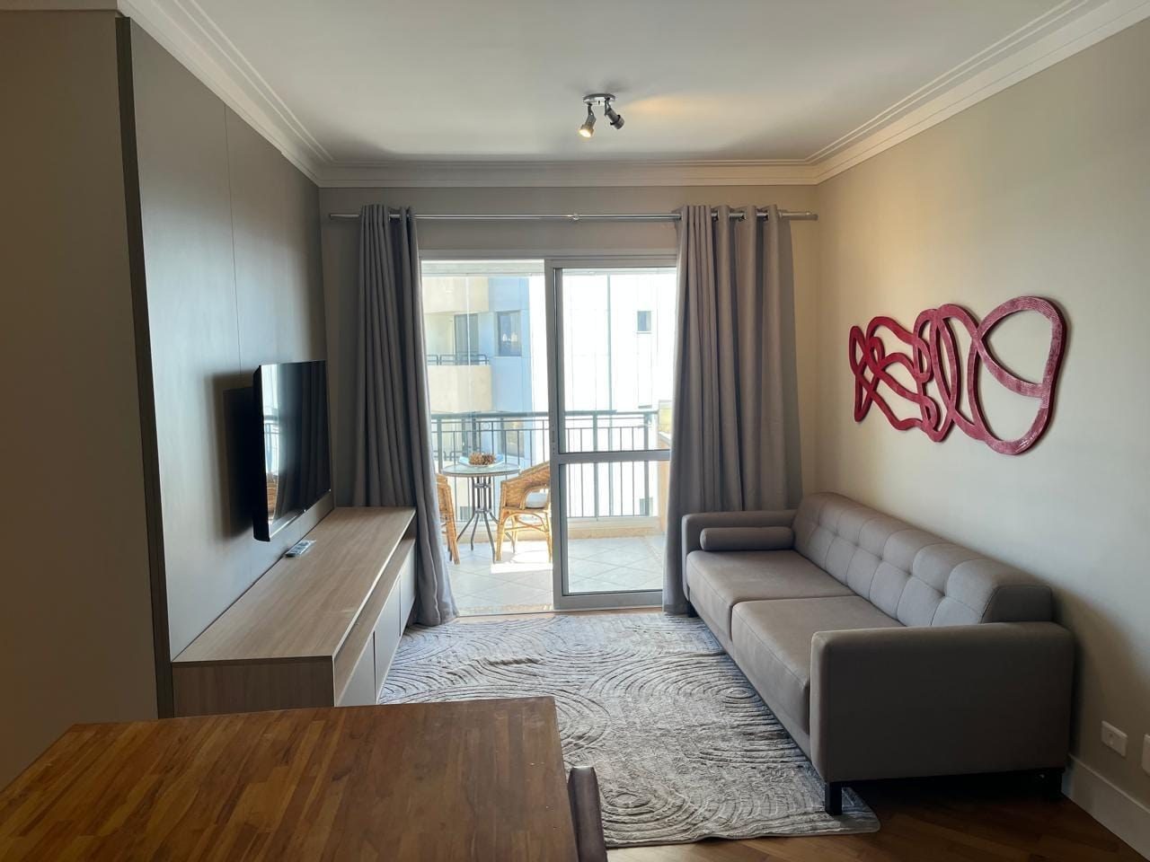 Apartamento para alugar em Pinheiros · 2 dormitórios, 1 suíte, 2 vagas, 75 m²