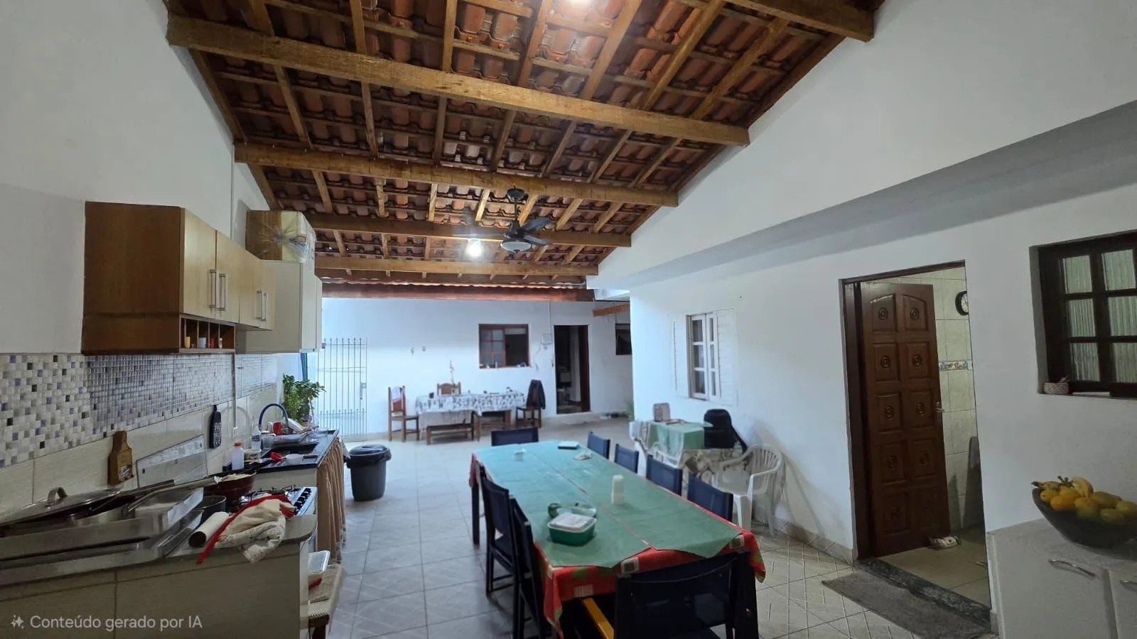 Casa à venda em Parque do Lago · 5 dormitórios, 2 suítes, 9 vagas, 312 m²