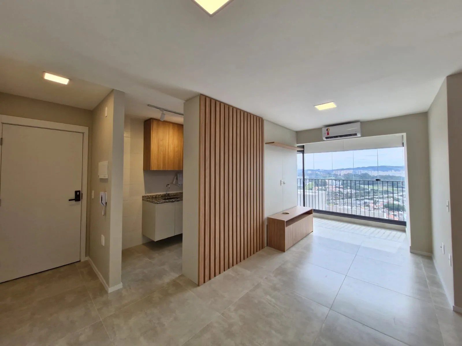 Apartamento para alugar em Vila Anastácio · 3 dormitórios, 1 suíte, 1 vaga