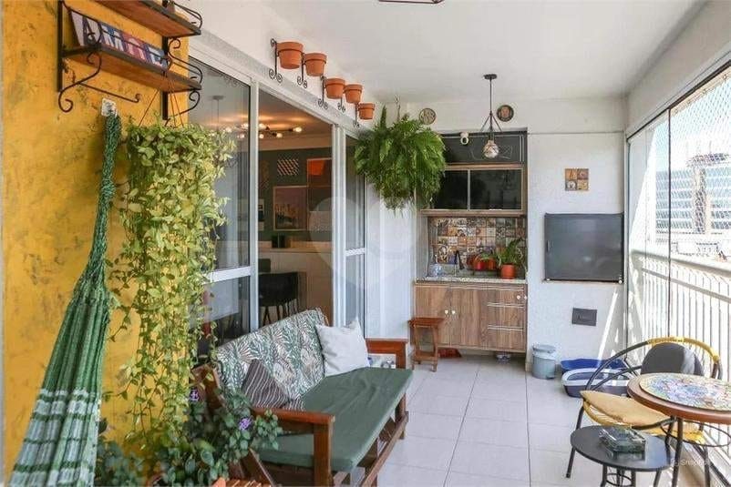Apartamento à venda em Barra Funda · 4 dormitórios, 1 suíte, 2 vagas, 126 m²