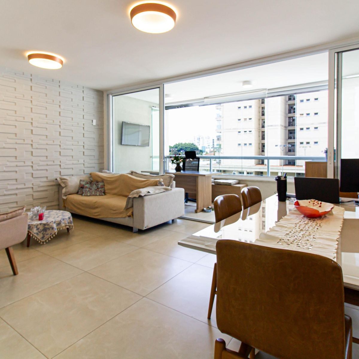 Apartamento 121m² com 3 suítes e sacada gourmet na Água Branca