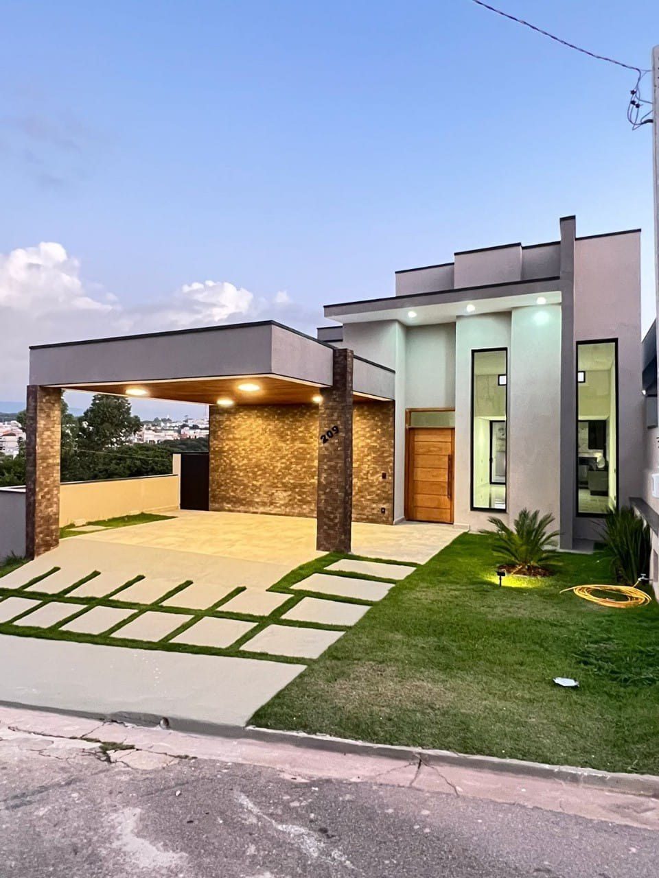 Casa à venda em Residencial Vila Victoria · 3 dormitórios, 1 suíte, 2 vagas