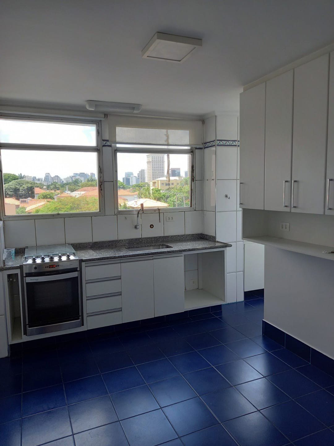 Apartamento à venda em Pinheiros · 2 dormitórios, 1 suíte, 1 vaga, 110 m²