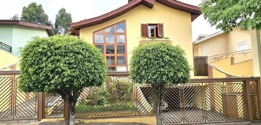 Casa à venda em Parque dos Príncipes · 5 dormitórios, 3 suítes, 10 vagas, 450 m²
