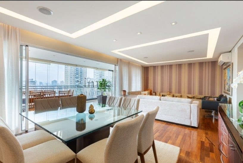 Apartamento à venda em Perdizes · 4 dormitórios, 4 suítes, 5 vagas, 230 m²