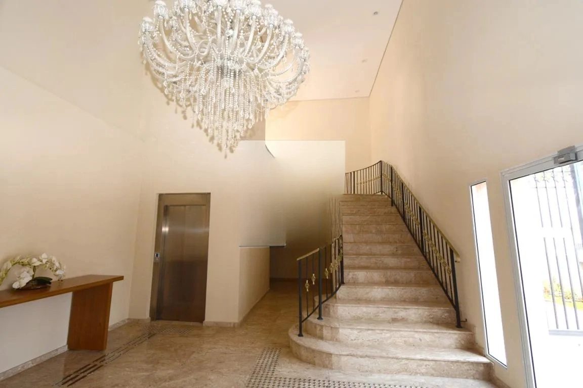 Apartamento à venda em PERDIZES · 4 dormitórios, 4 suítes, 5 vagas, 230 m²