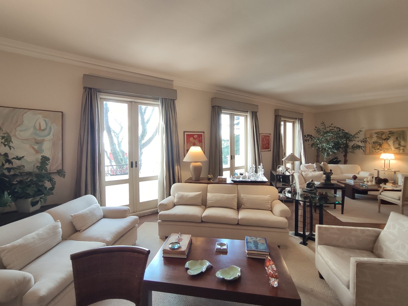 Apartamento à venda em Higienópolis · 3 dormitórios, 1 suíte, 2 vagas, 279 m²