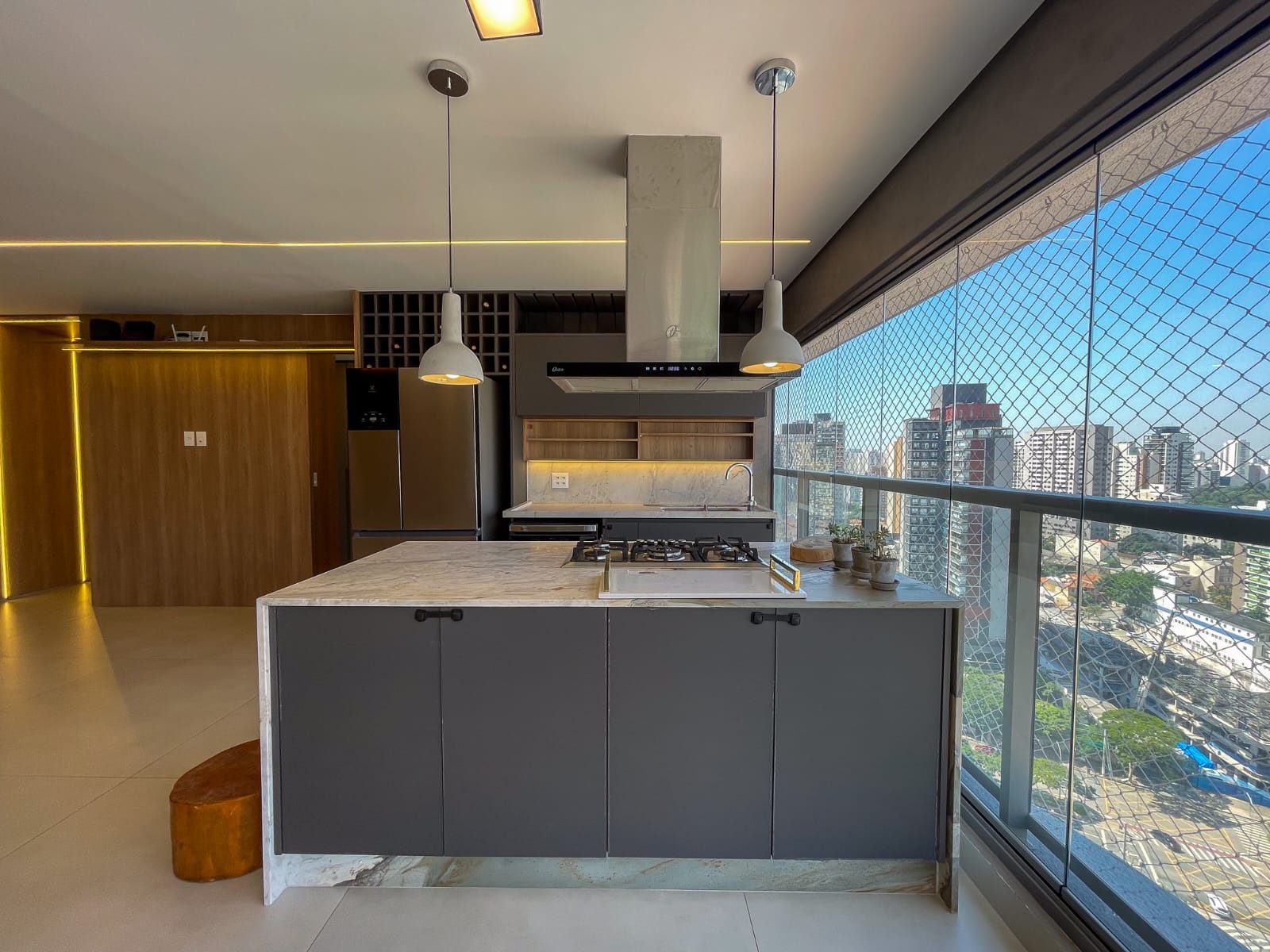 Apartamento 104m² com 3 suítes e varanda nas Perdizes