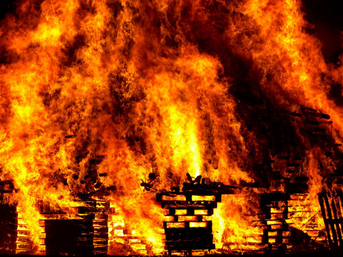 Incendio en bodega