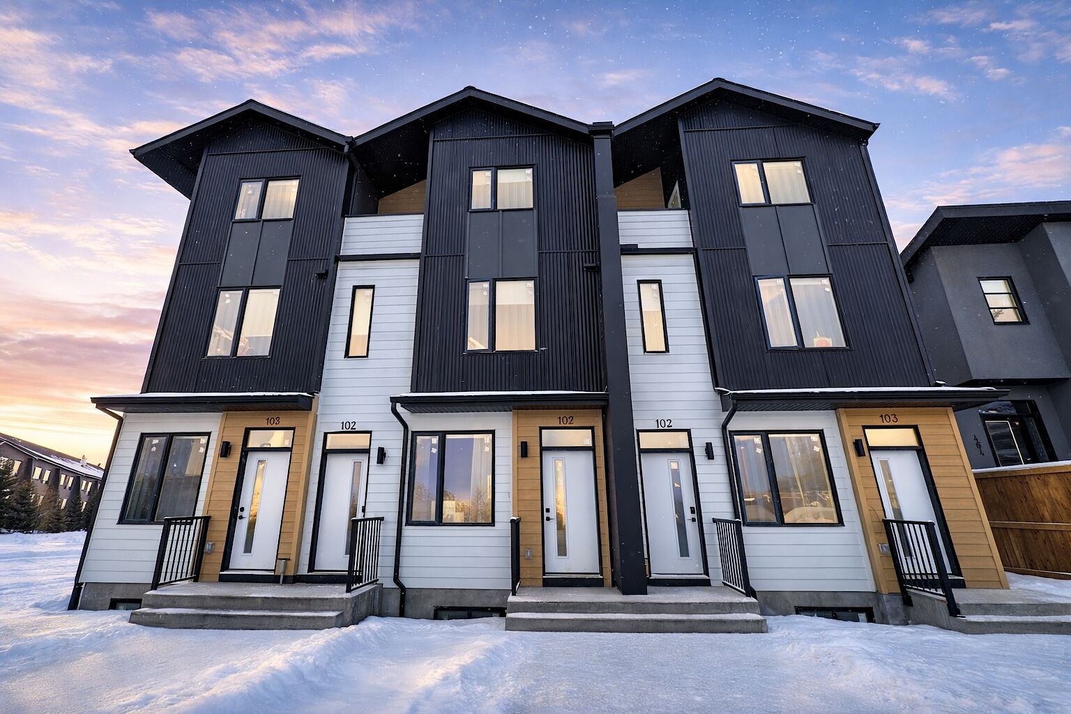 Mount Pleasant Townhomes @ Confederation Park