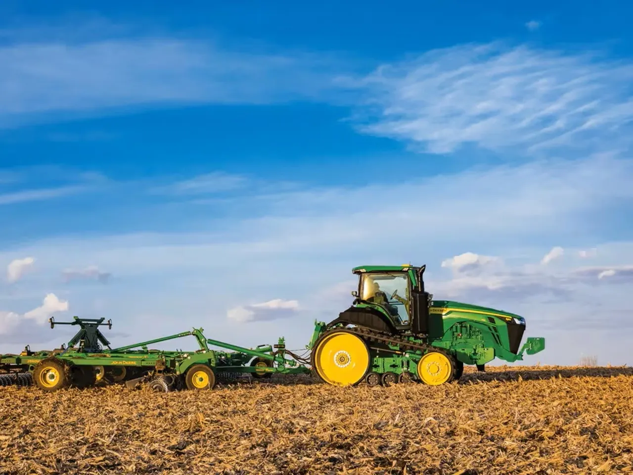 8RT 370 Tractor - John Deere Africa & Middle East