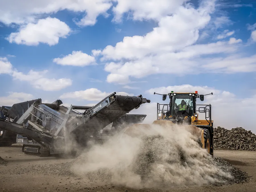 844 P-Tier Large Wheel Loader - John Deere Africa & Middle East