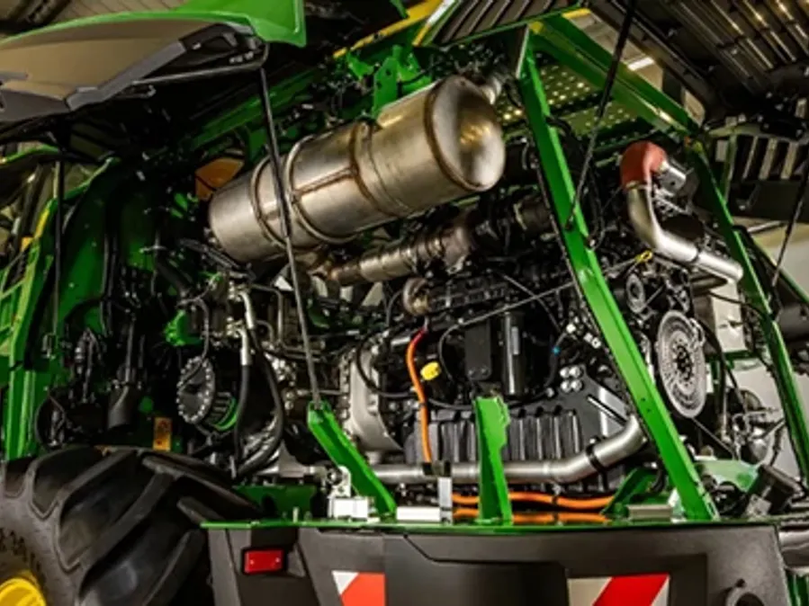 F8 300 Self-Propelled Forage Harvester - John Deere Africa & Middle East