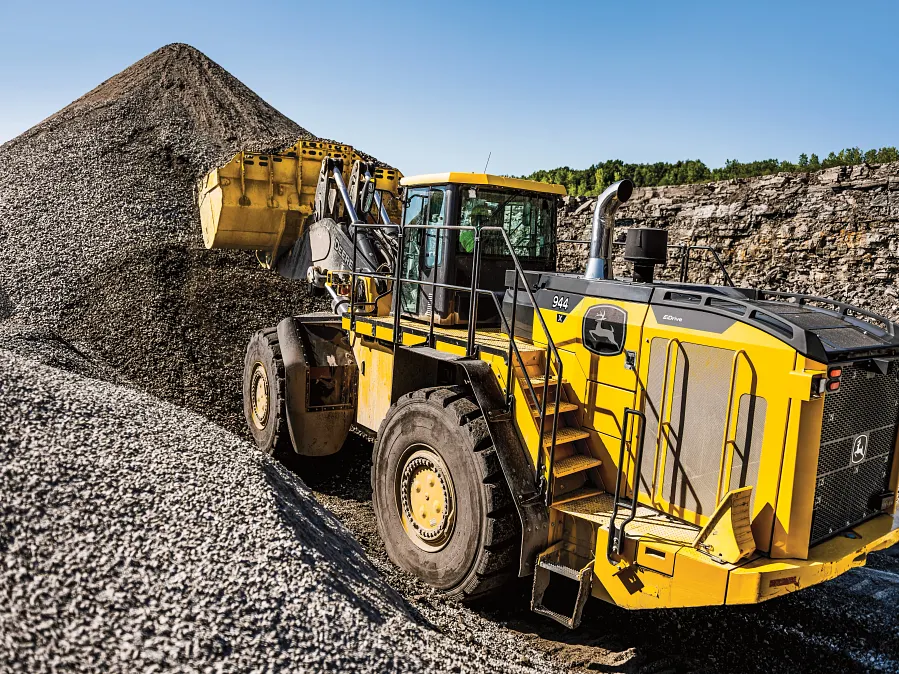 944 X-Tier Wheel Loader - John Deere Africa & Middle East
