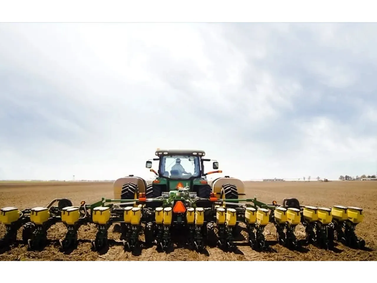 DR12 Twin Row Planter - John Deere Africa & Middle East
