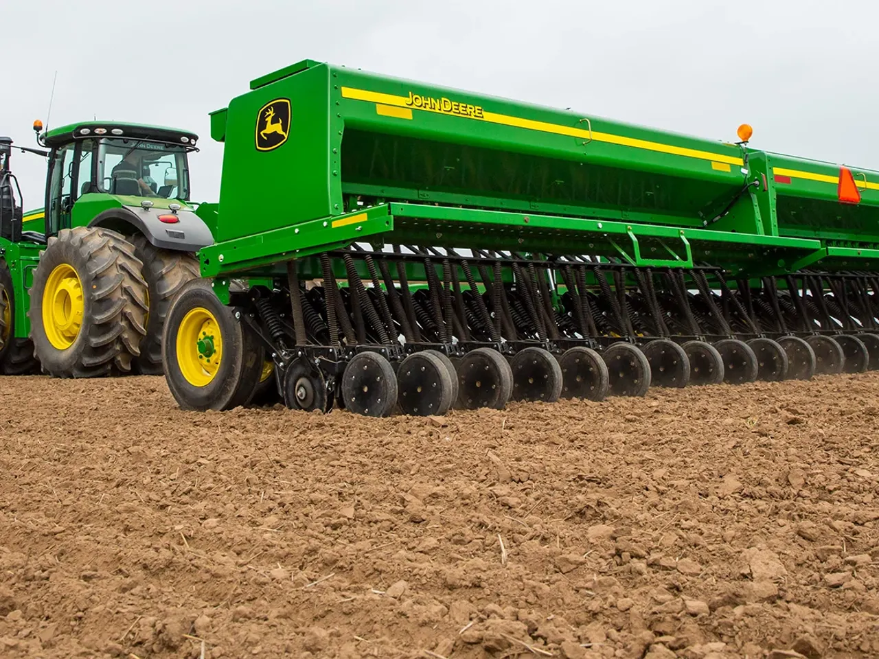 455 - 25-ft Front-Folding Grain Drill - John Deere Africa & Middle East