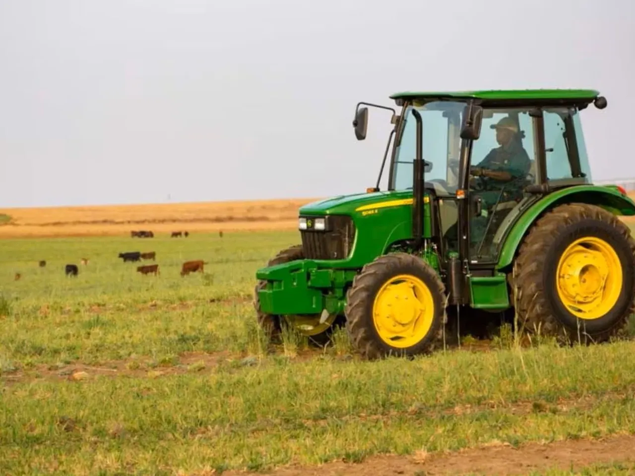 5065E Tractor - John Deere Africa & Middle East