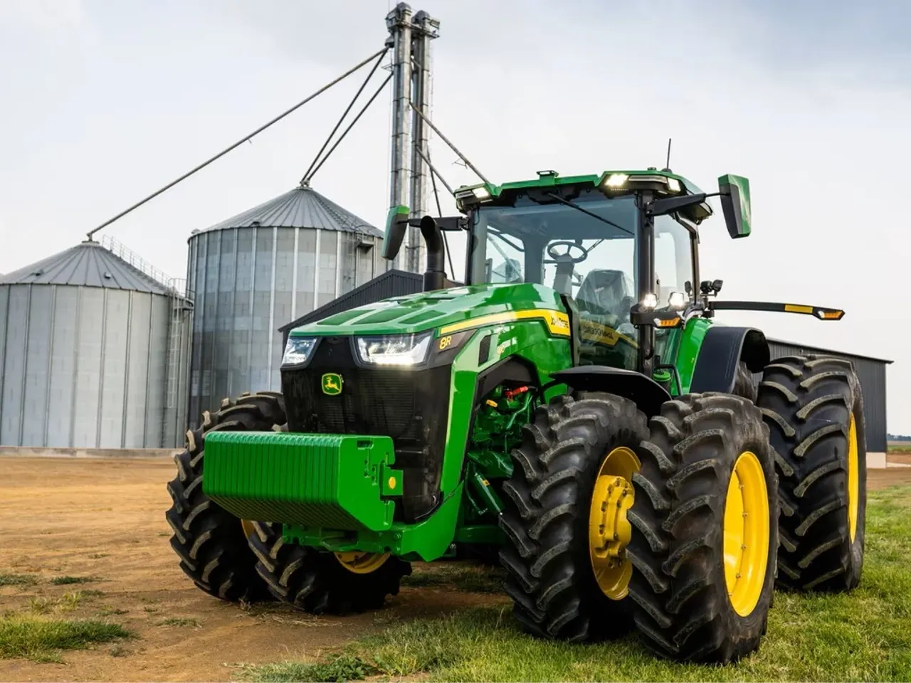 8R 310 Tractor - John Deere Africa & Middle East