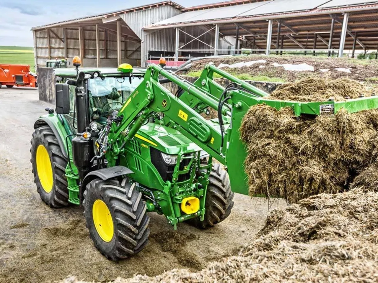 663R Frontloader - John Deere Africa & Middle East