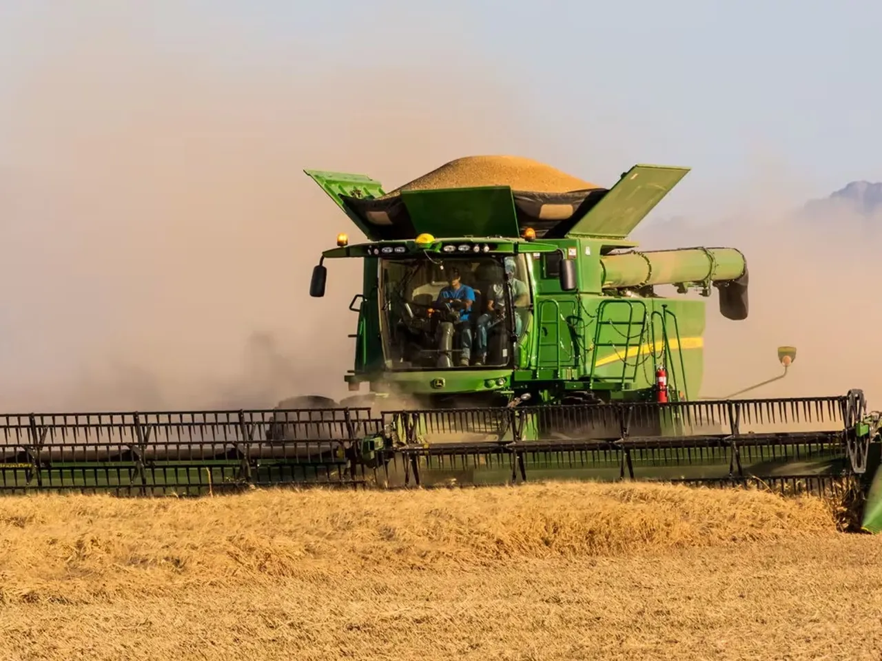 740D Draper Platform - John Deere Africa & Middle East