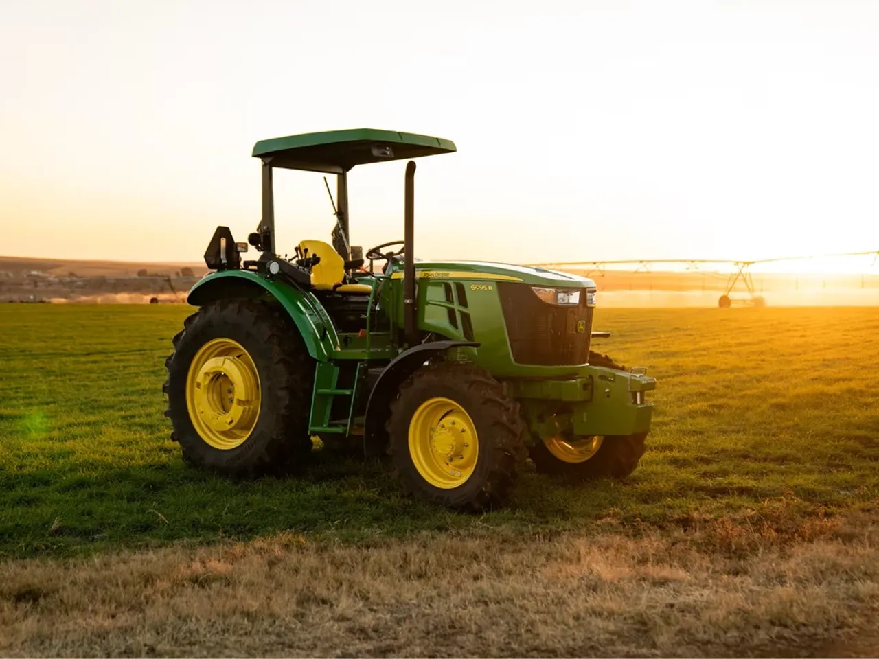 6095B Tractor - John Deere Africa & Middle East