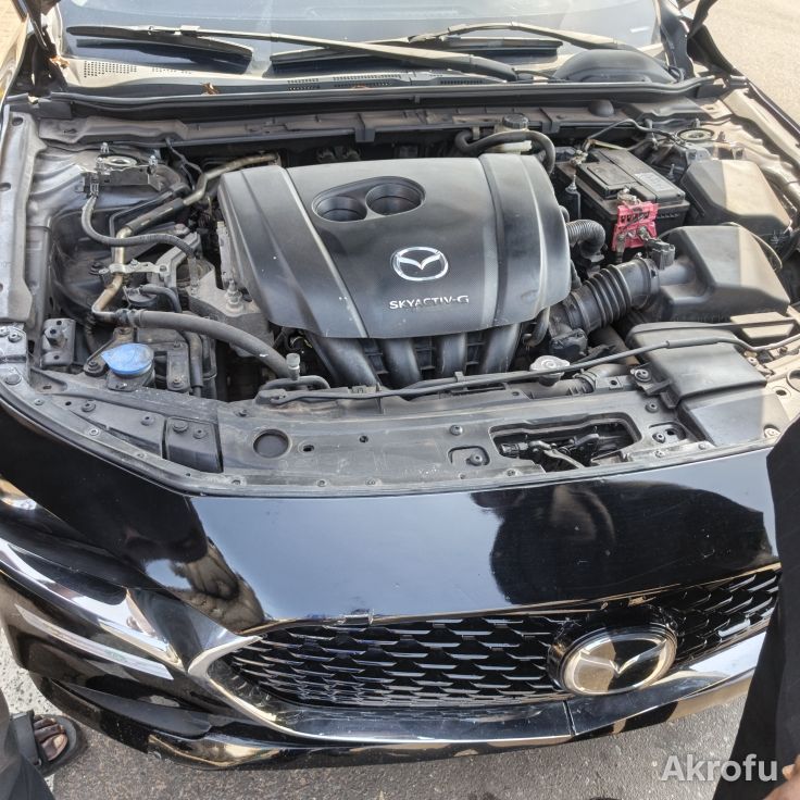 Mazda 3 Series photo 3
