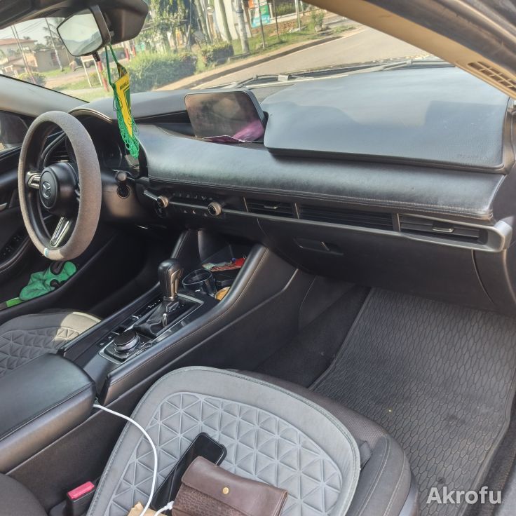 Mazda 3 Series photo 5