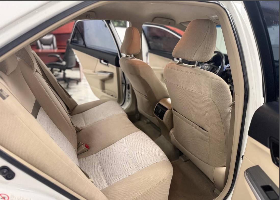 2012 Toyota camry Hybrid photo 4
