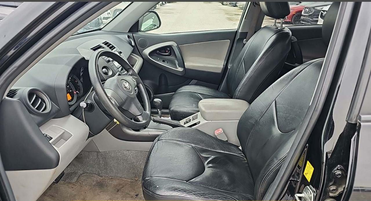 2010 Toyota RAV4 photo 3