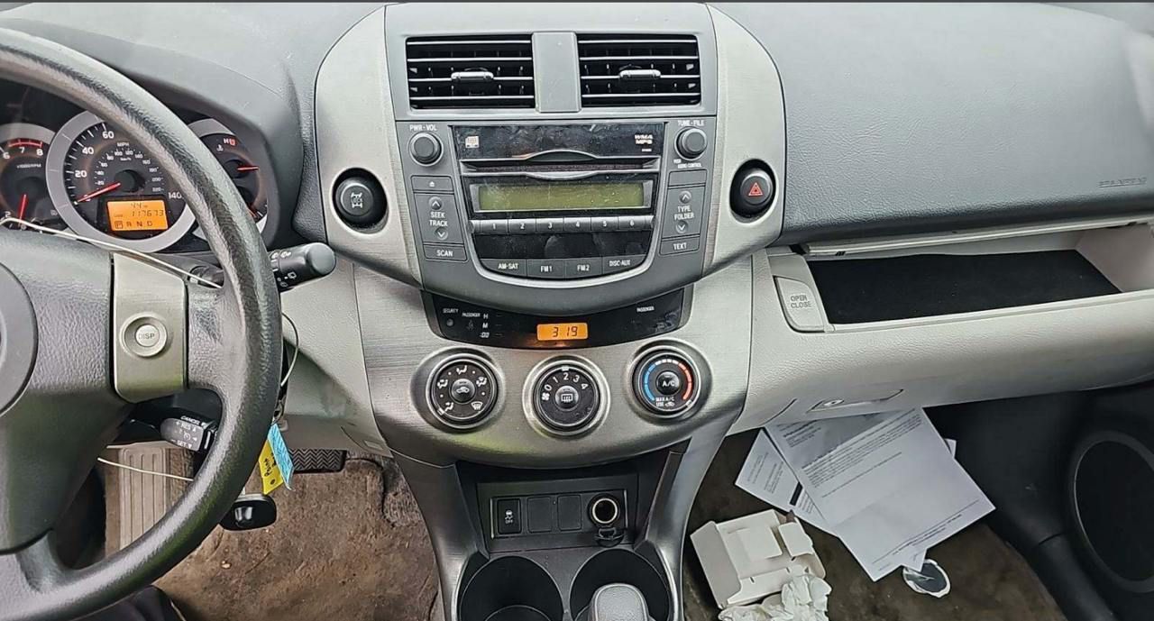 2010 Toyota RAV4 photo 8
