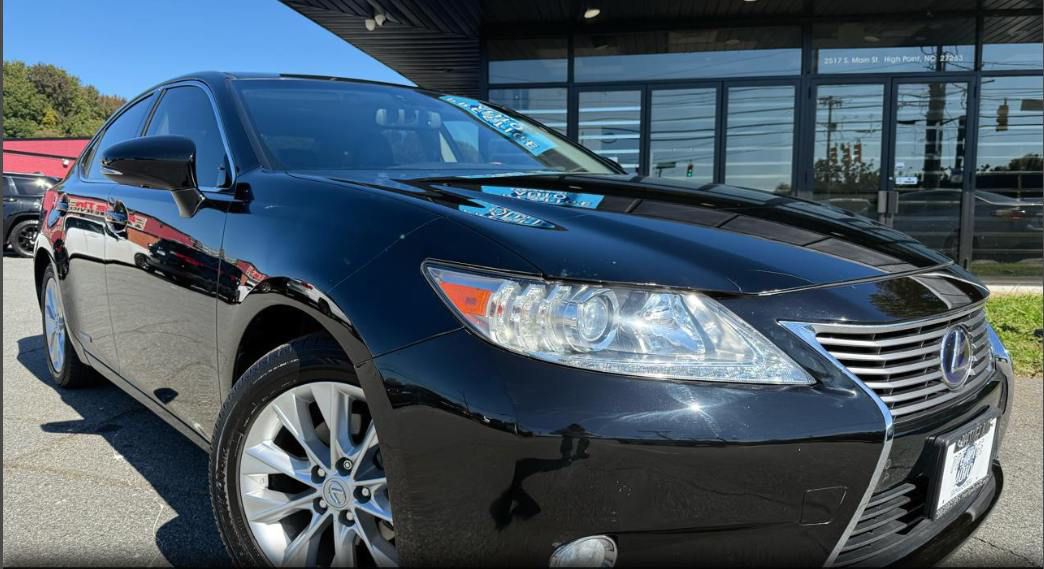 Lexus ES300h photo 2