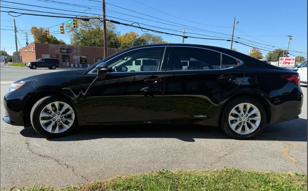 Lexus ES300h photo 6