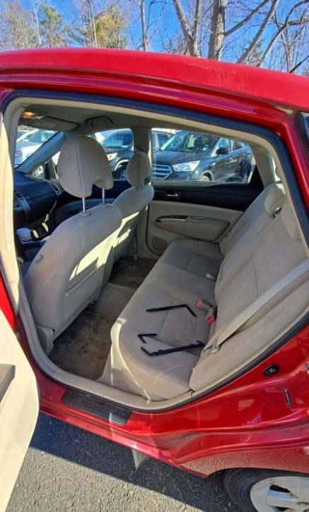 Toyota Prius Hybrid photo 3