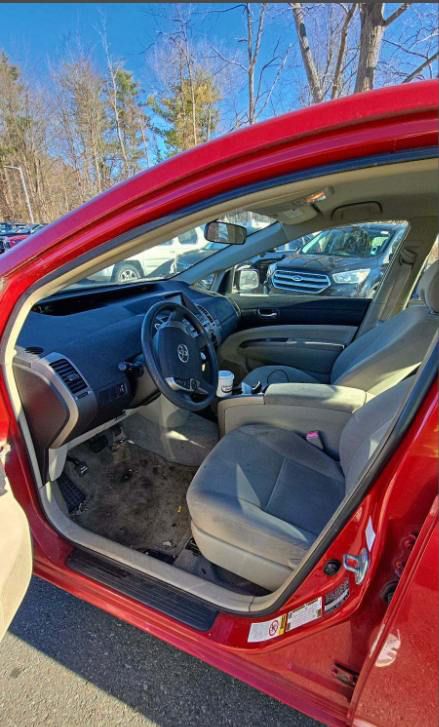 Toyota Prius Hybrid photo 8