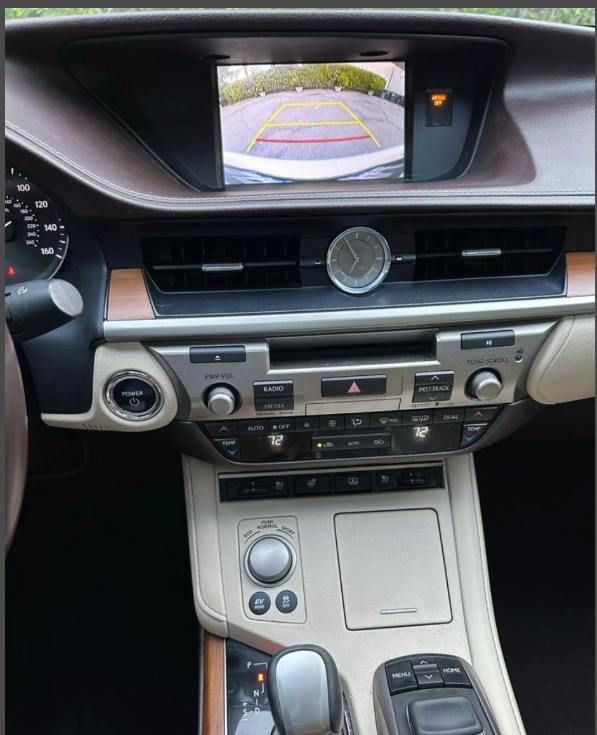 Lexus ES300 Hybrid photo 6