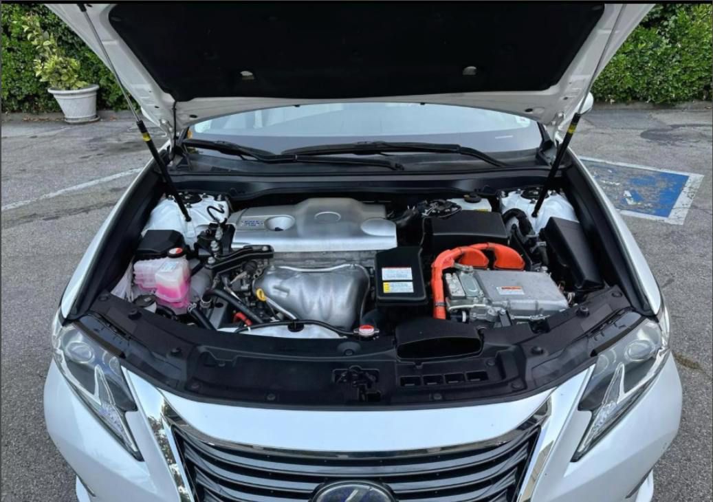 Lexus ES300 Hybrid photo 7
