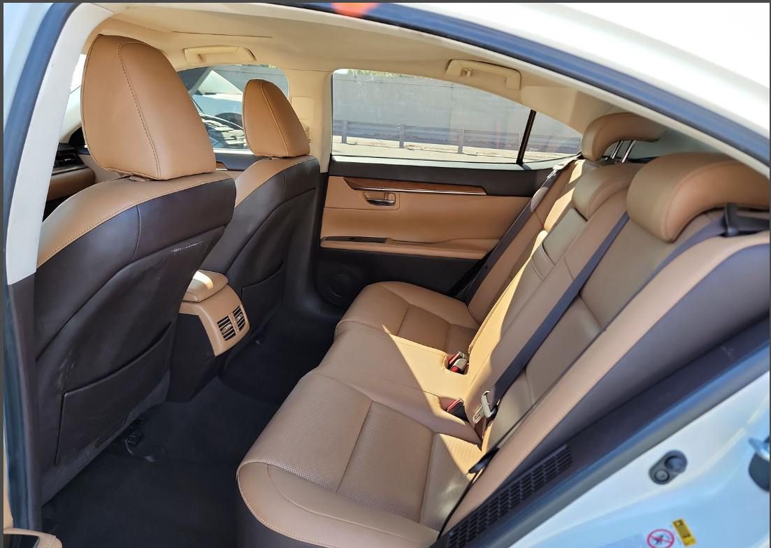 Lexus ES300h photo 5