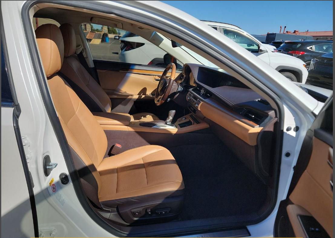 Lexus ES300h photo 7